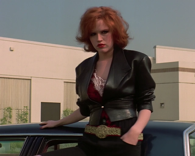 2025-04-10-in this video clip of molly, she is posing in front of a classic car modeling and switching poses to-hunyuan_video_720_cfgdistill_bf16-1111422403.webp